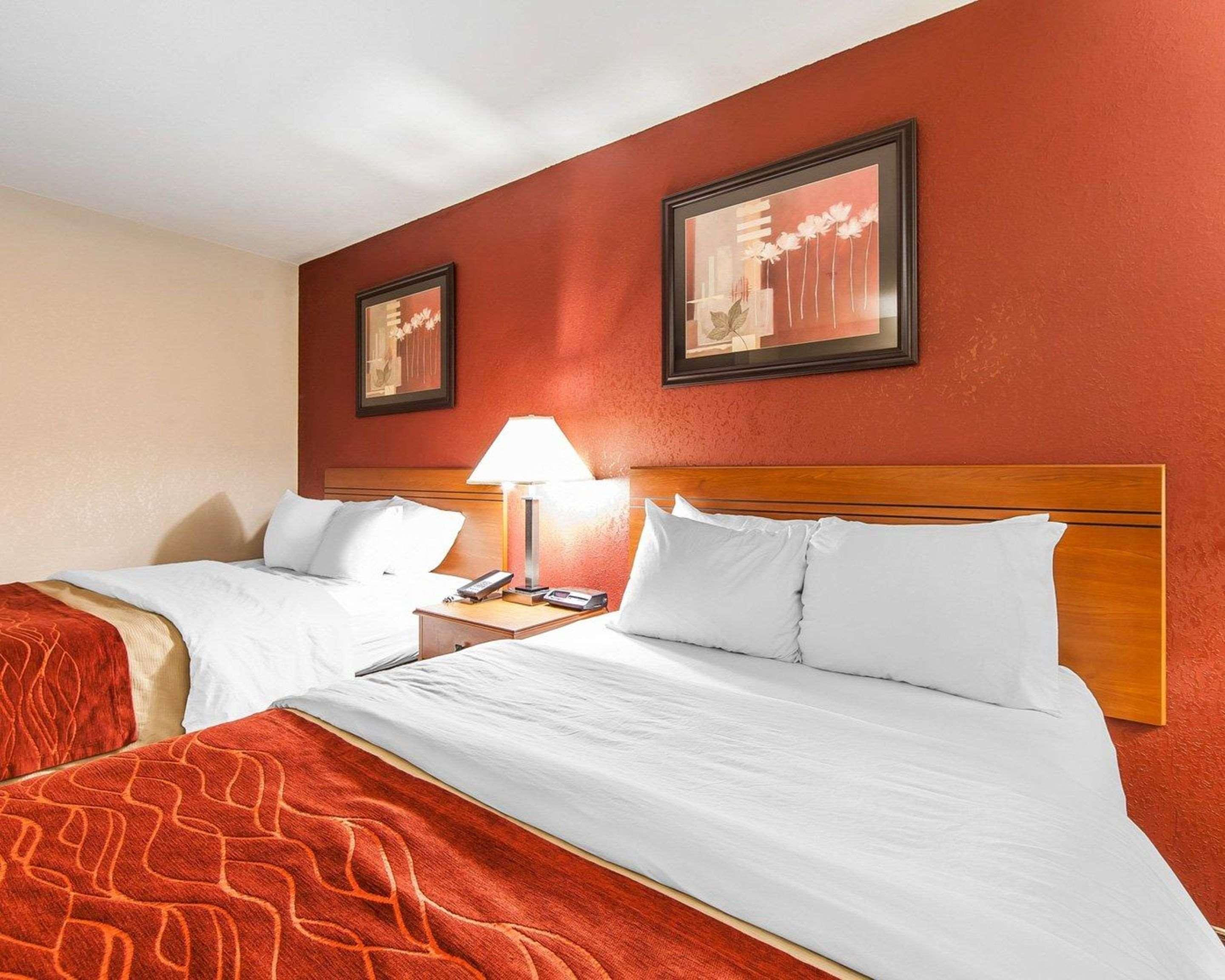 Quality Inn Seaman Extérieur photo