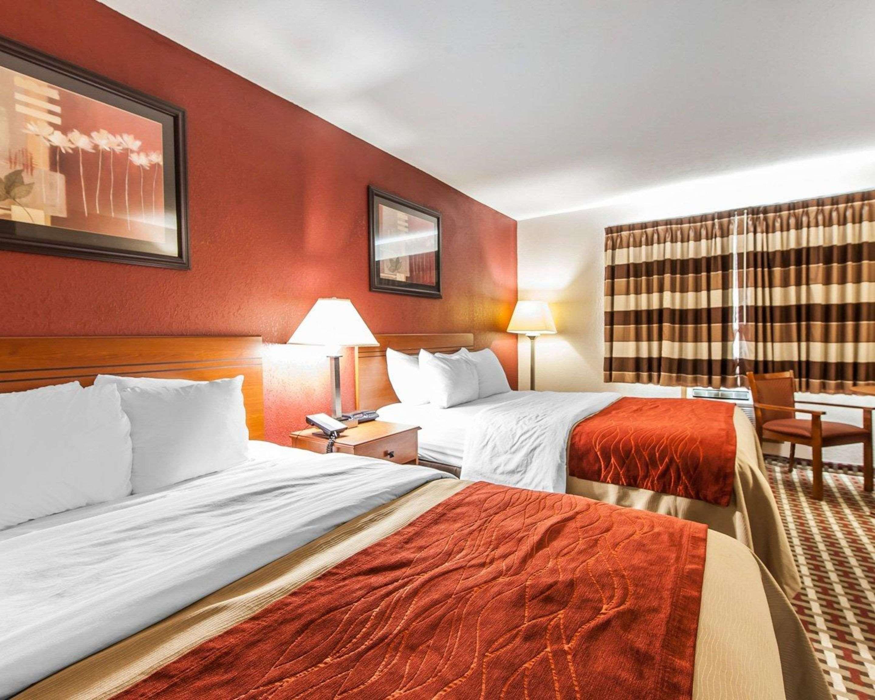 Quality Inn Seaman Extérieur photo