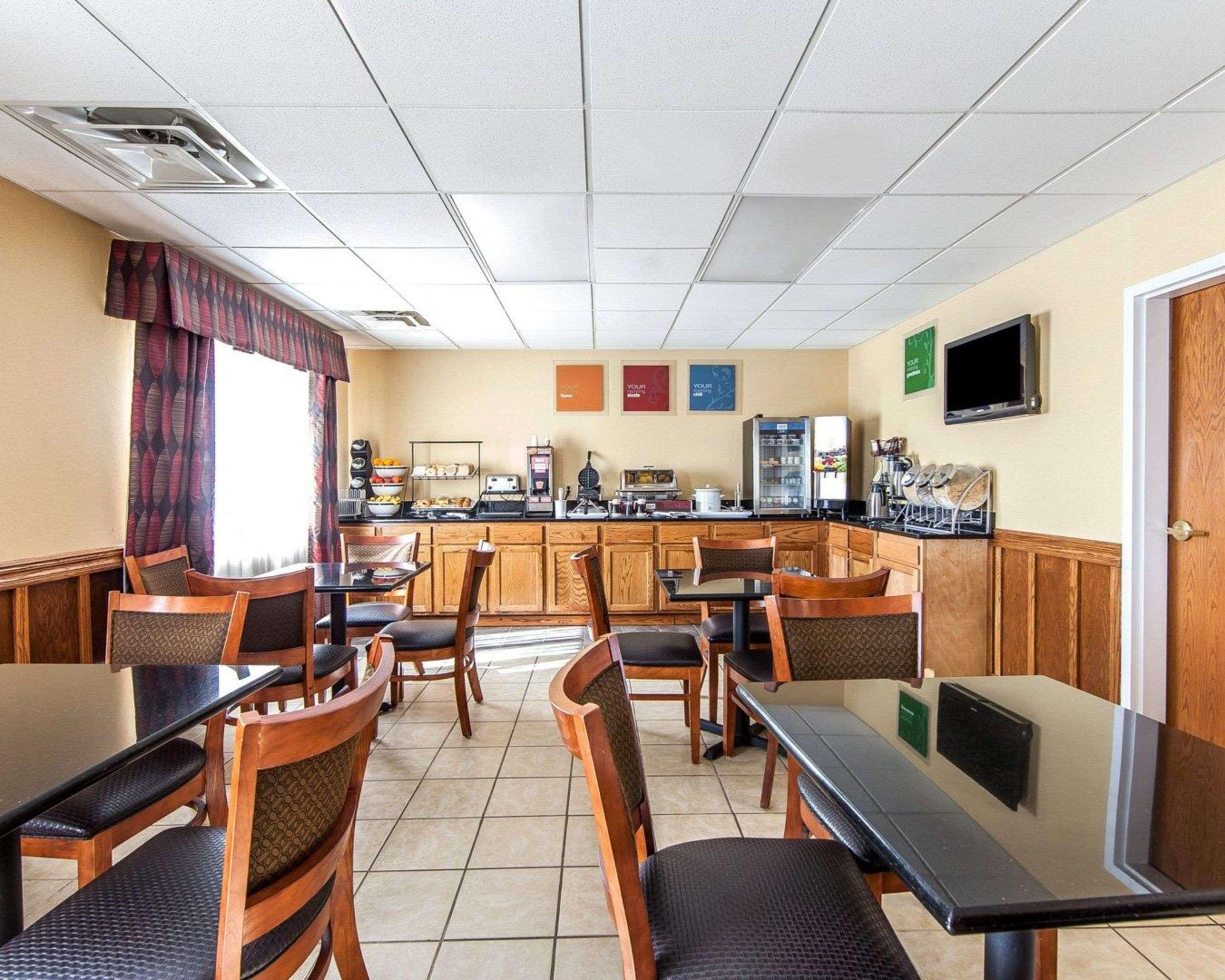 Quality Inn Seaman Extérieur photo