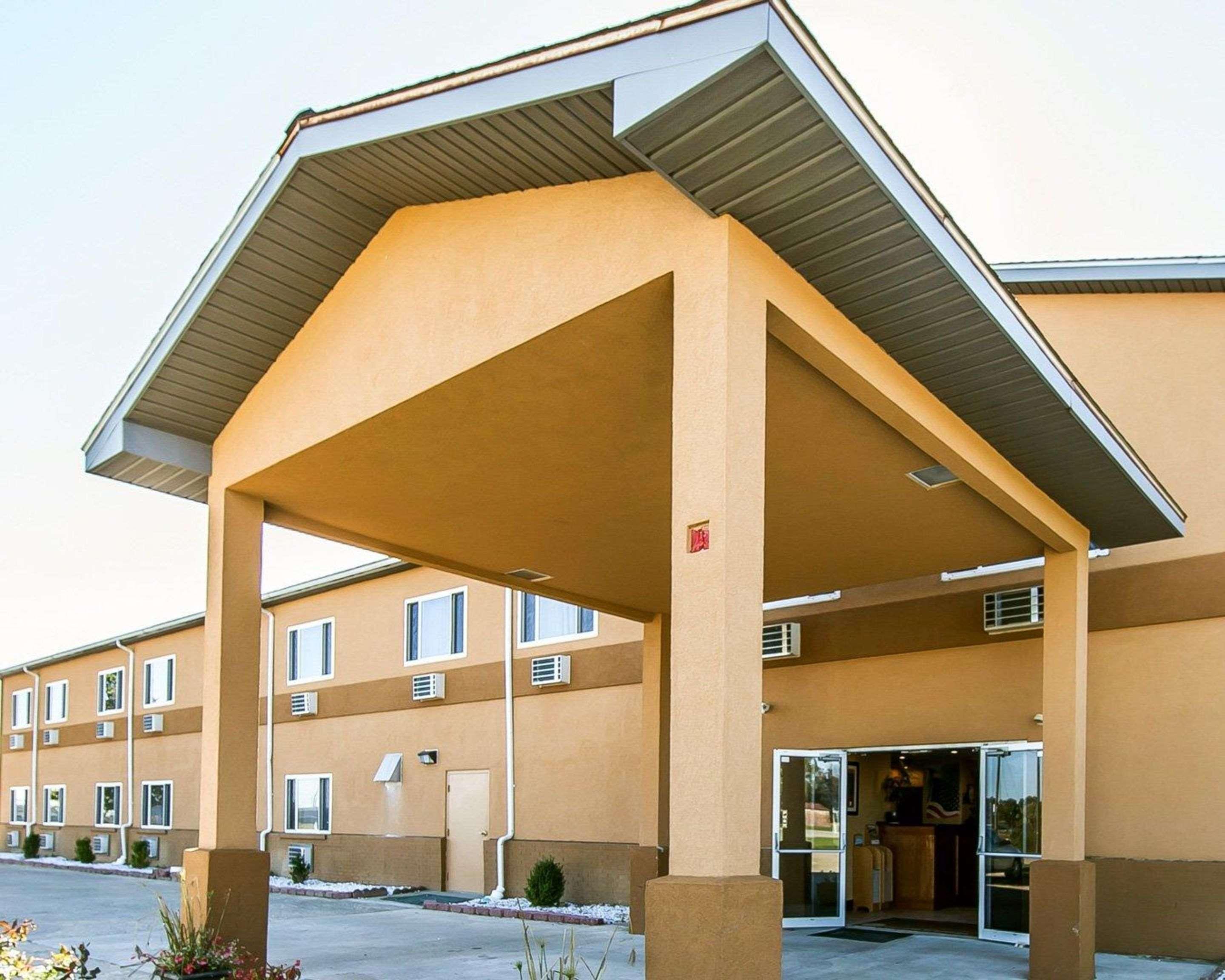 Quality Inn Seaman Extérieur photo