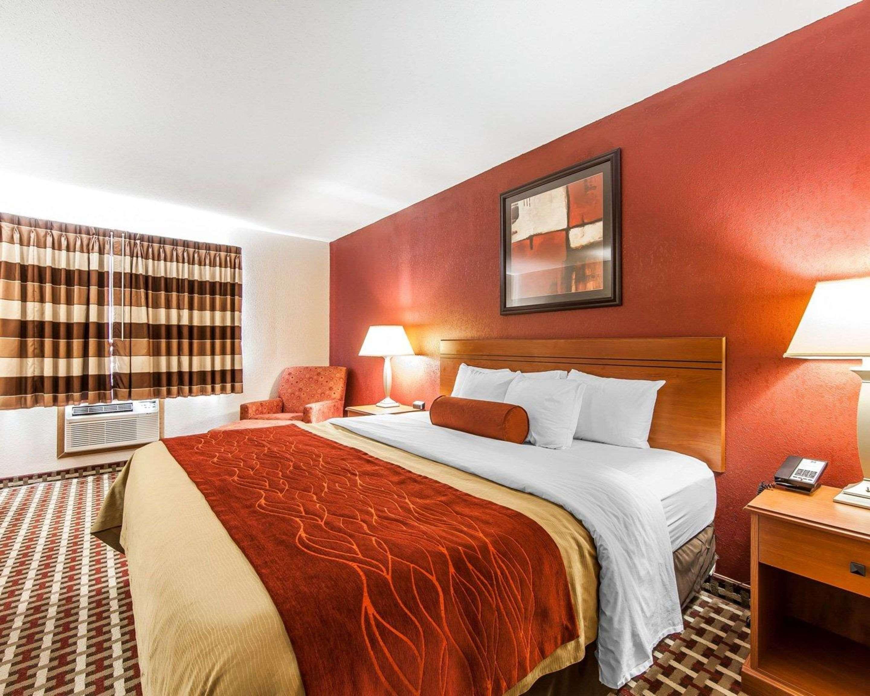 Quality Inn Seaman Extérieur photo