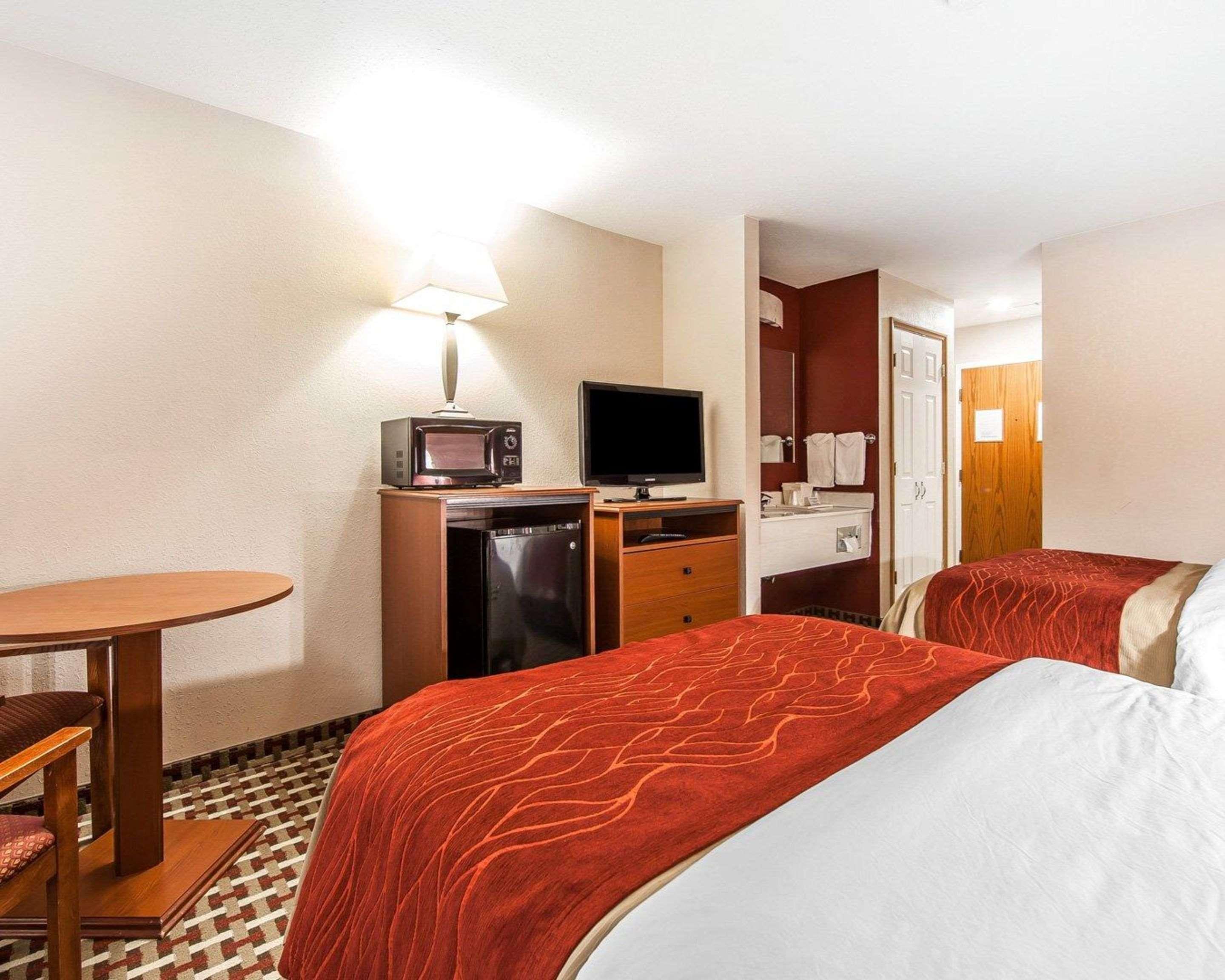 Quality Inn Seaman Extérieur photo