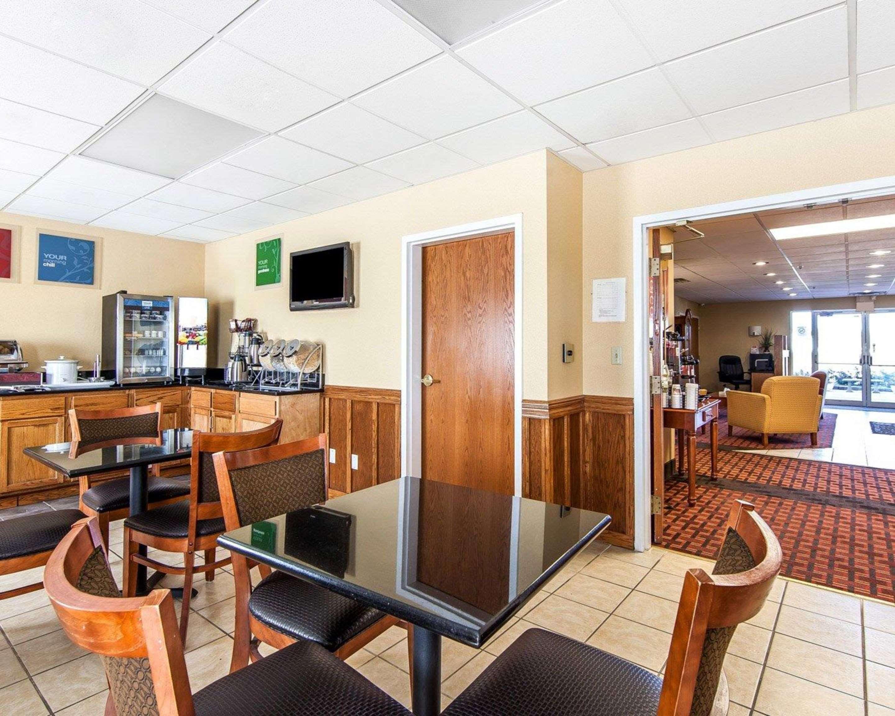 Quality Inn Seaman Extérieur photo