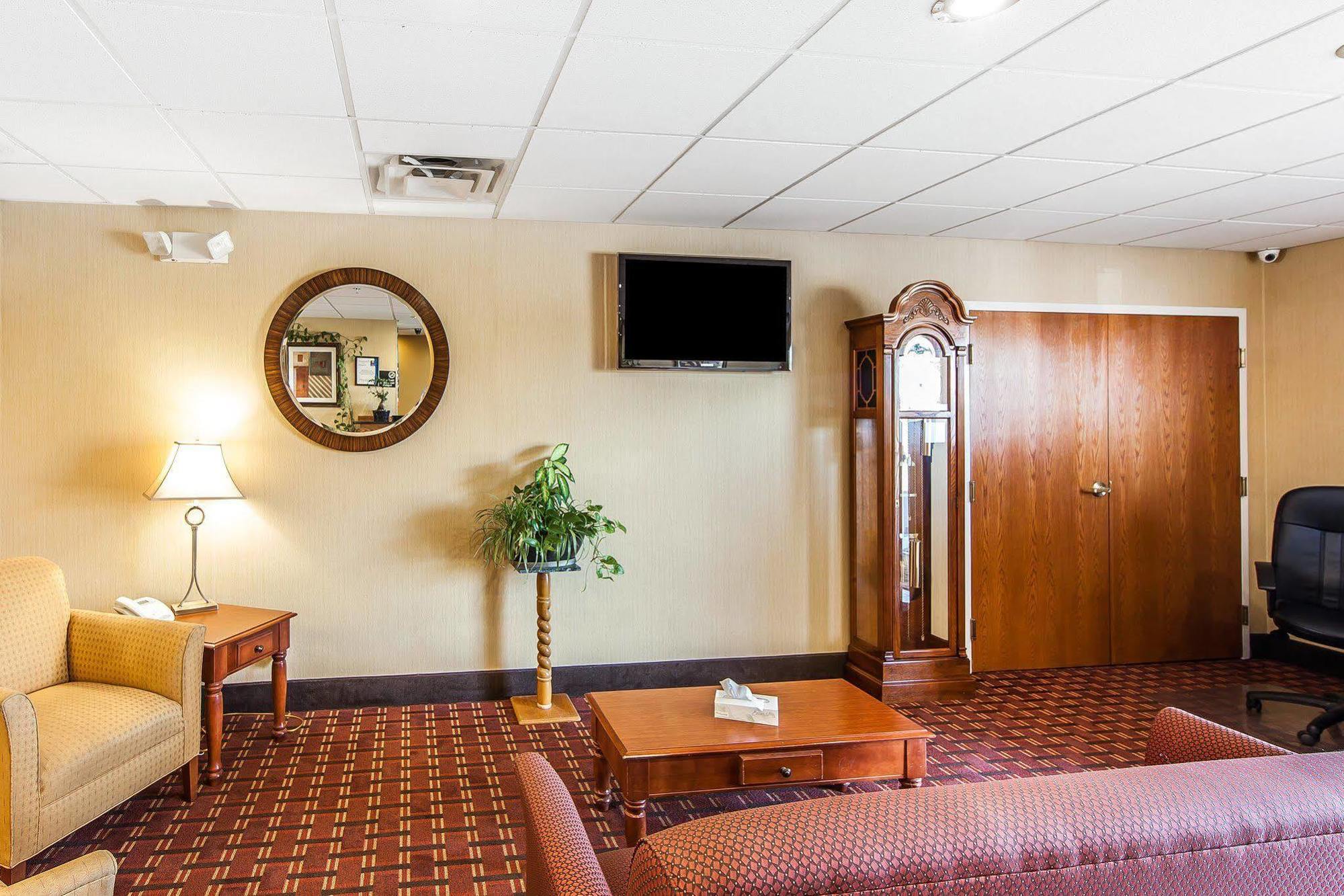 Quality Inn Seaman Extérieur photo