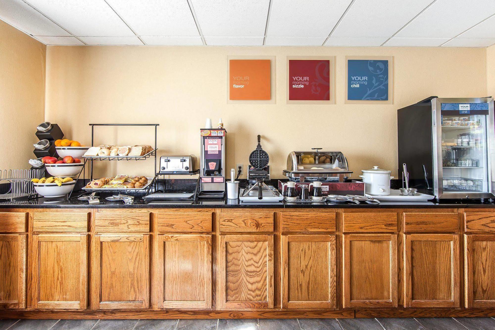Quality Inn Seaman Extérieur photo