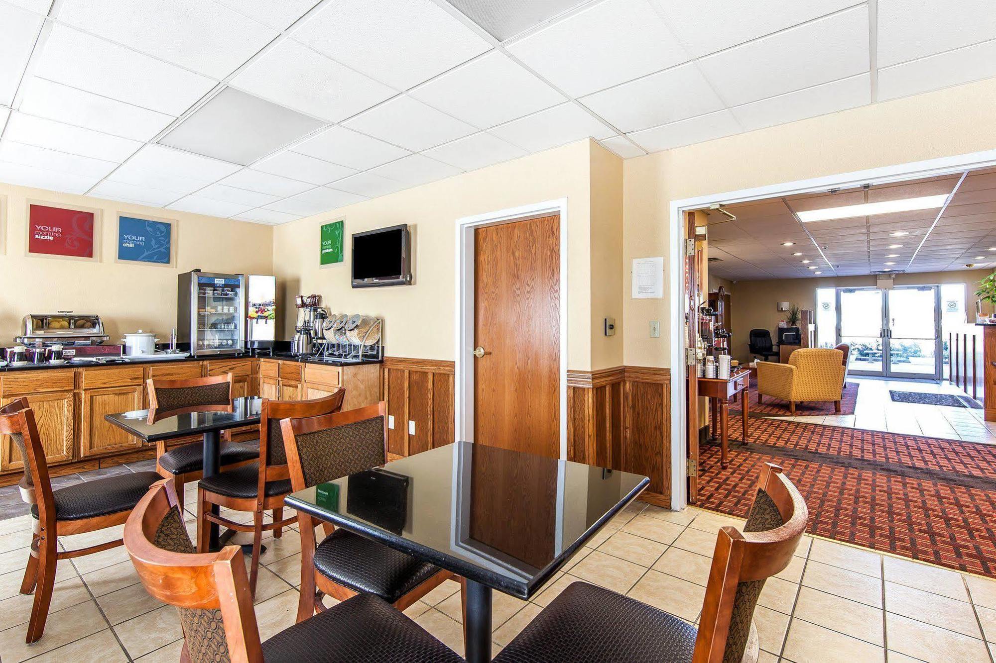 Quality Inn Seaman Extérieur photo