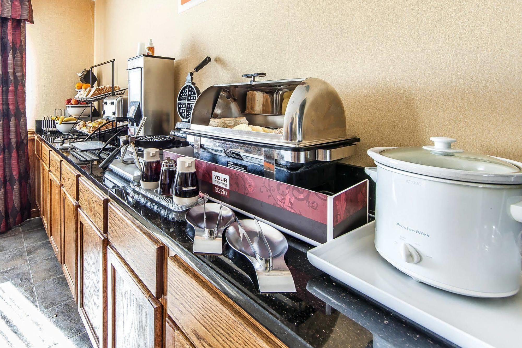 Quality Inn Seaman Extérieur photo
