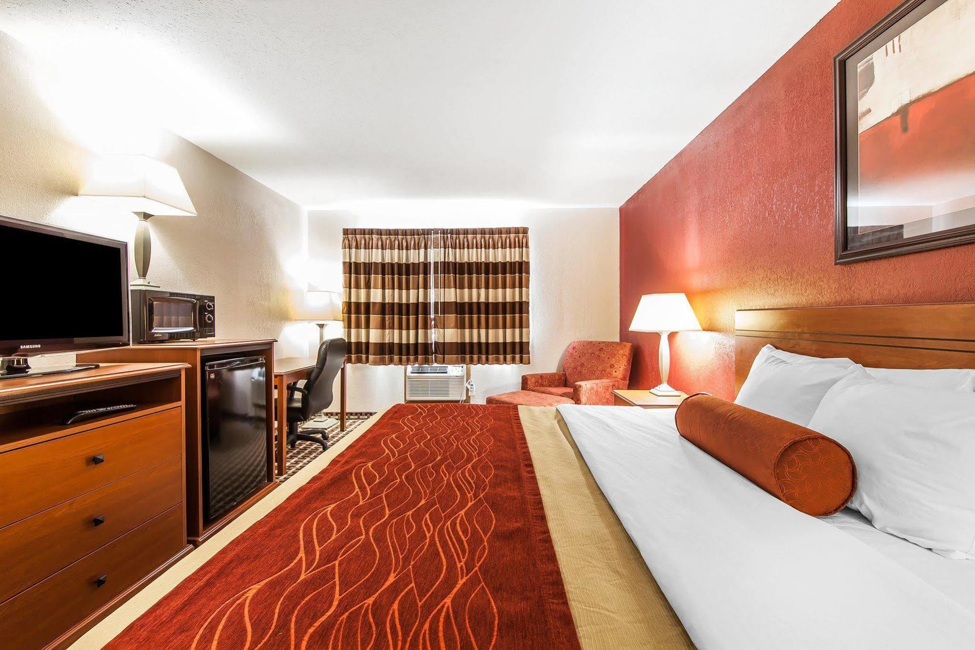 Quality Inn Seaman Extérieur photo