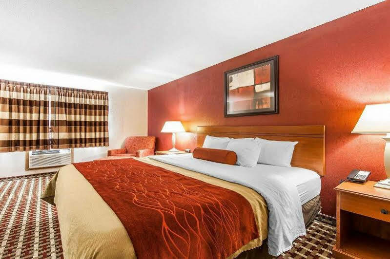 Quality Inn Seaman Extérieur photo